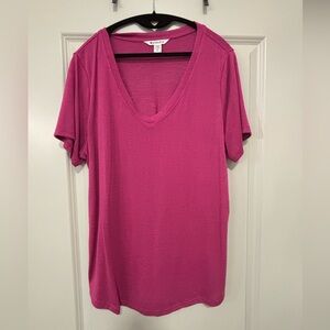 Athleta Breeze Fuchsia V-Neck Short Sleeve Tee